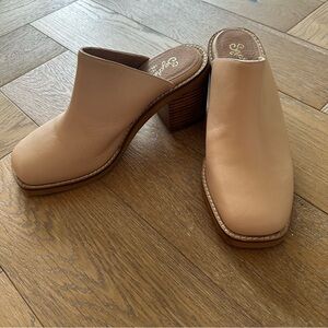 Seychelles tan leather mules size 6